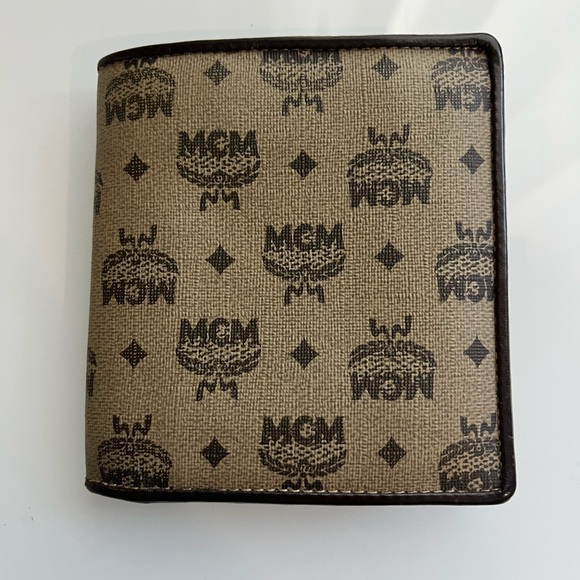MCM SMALL MONOGRAM MEN’S WALLET - Picture 2 of 12